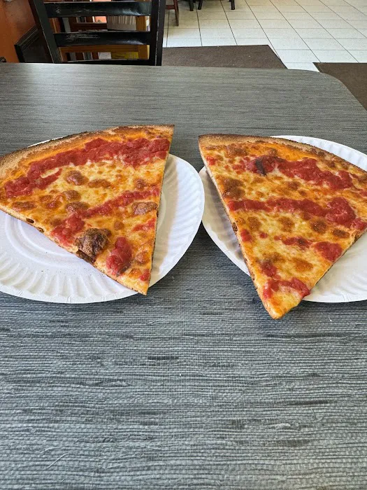 Bennys Pizza Picture 3