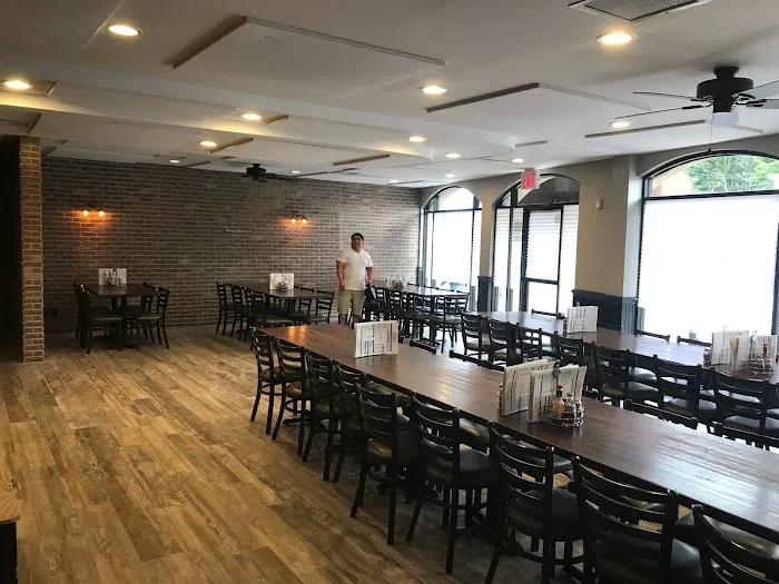 Denino’s Pizzeria & Tavern Picture 10