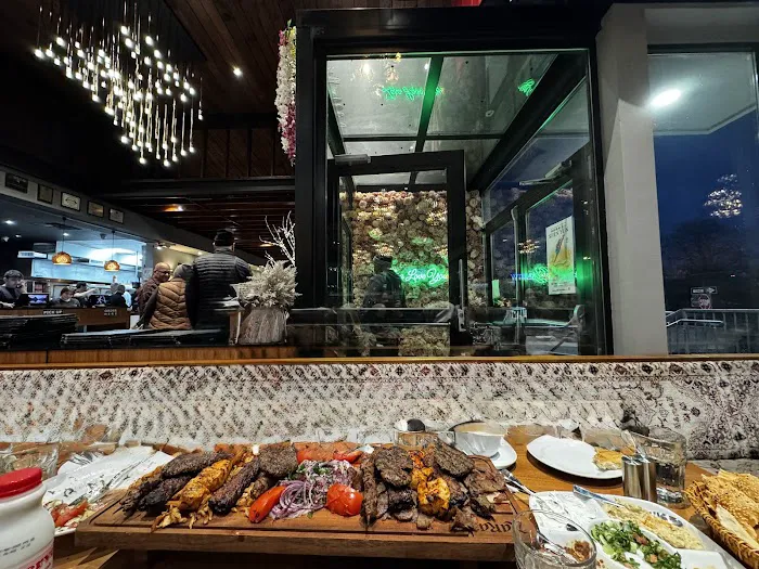 Zara Forest Grill Picture 4