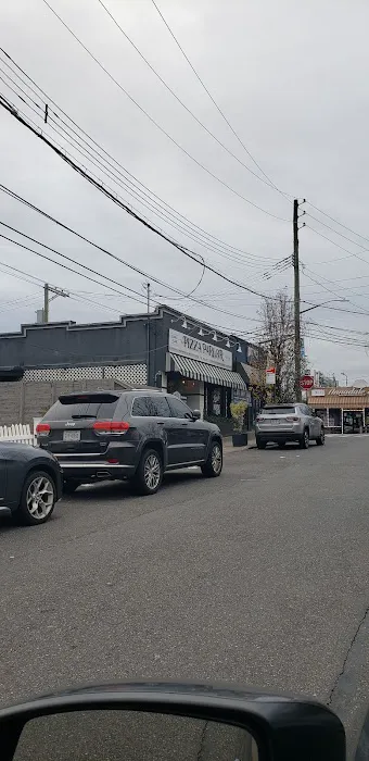 The Pizza Parlor Picture 3