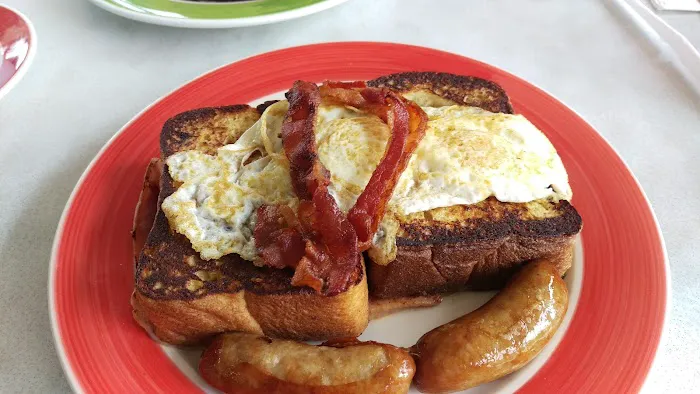 Dove Diner Picture 4