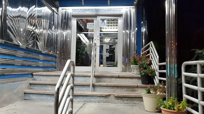 Dove Diner Picture 2