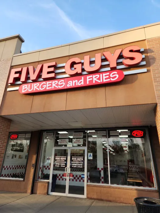 Five Guys Picture 8