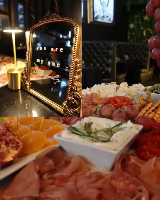 Serena Bistro and Lounge Picture 1