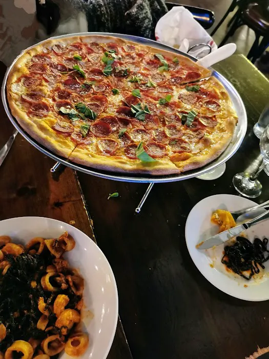 Campania Coal-Fired Pizza Picture 5