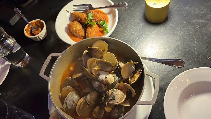 Campania Coal-Fired Pizza Picture 9