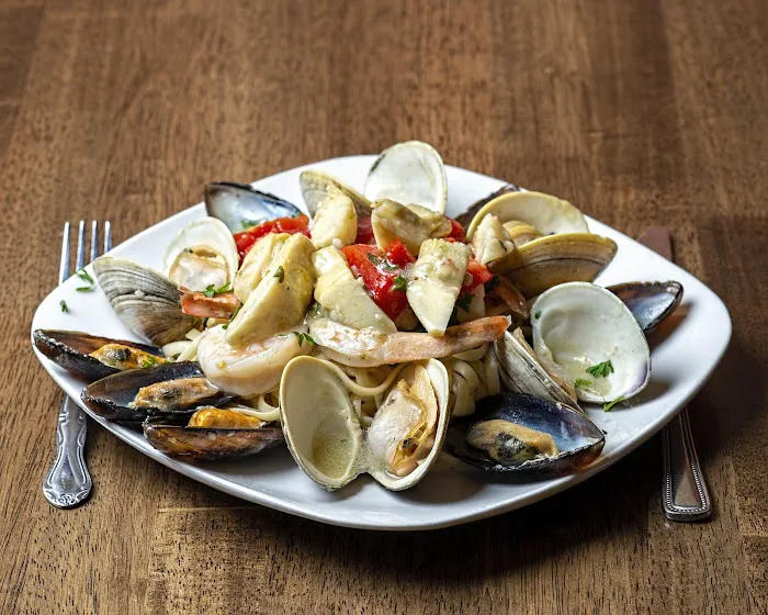 La Piazza Pizzeria & Restaurant Picture 5