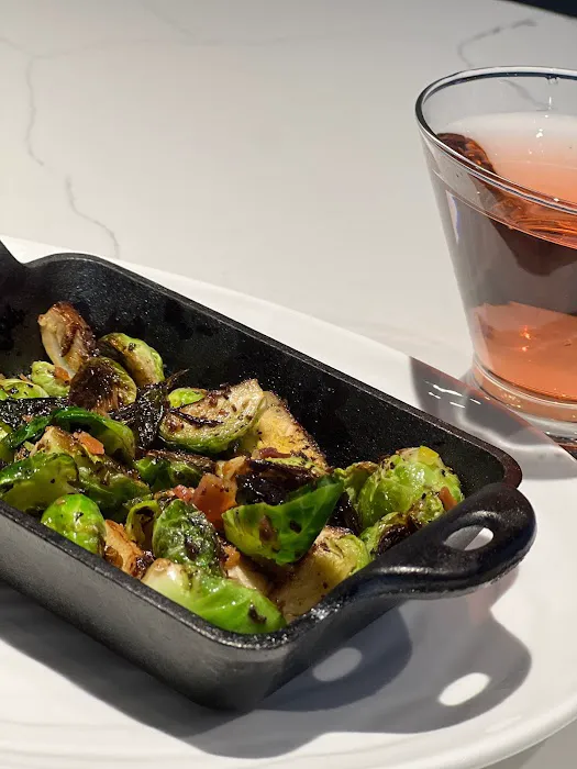 Knoll West Bar & Grille Picture 9