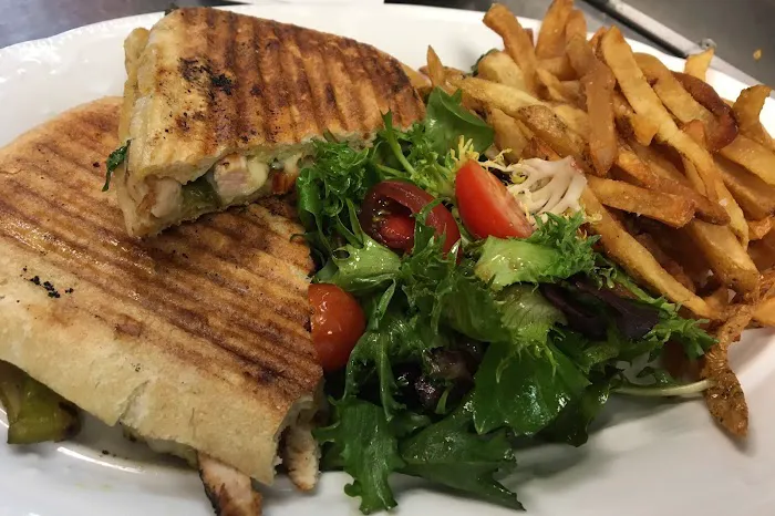 Cove Castle Restaurant Picture 5