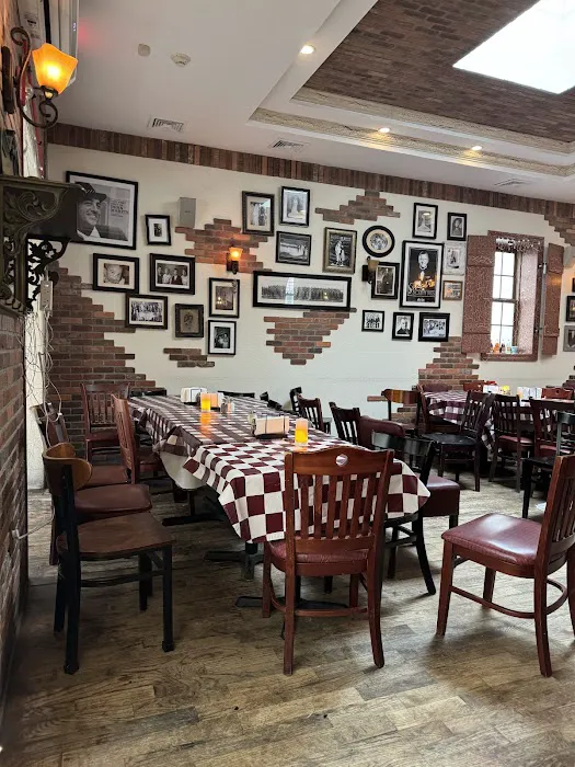 Angeloni's Restaurant and Pizzeria Picture 6