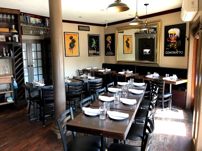 Bar Petite Picture 8