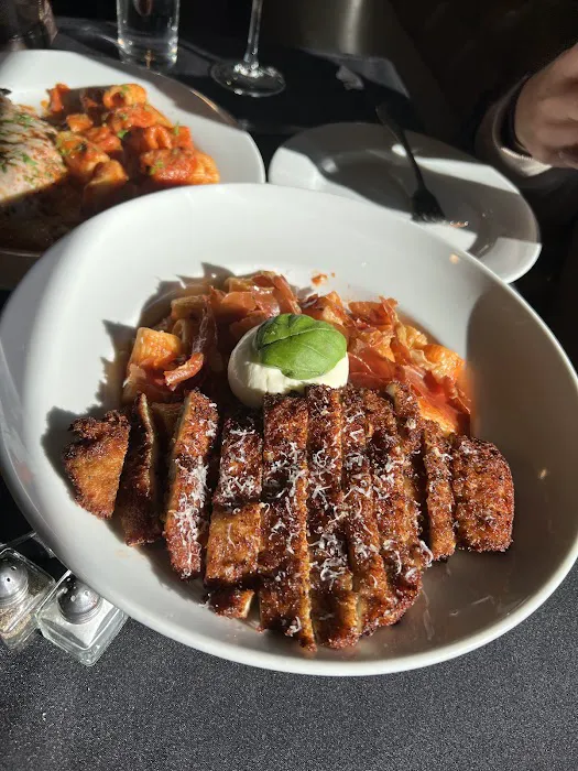 Ivy Kitchen and Bar Picture 10