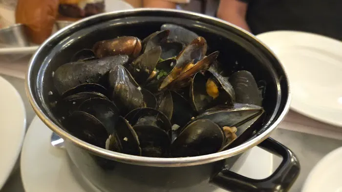 Bistro Cassis Picture 1