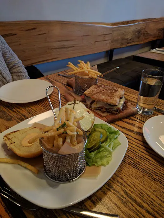 Craft 14 Kitchen + Bar Picture 2