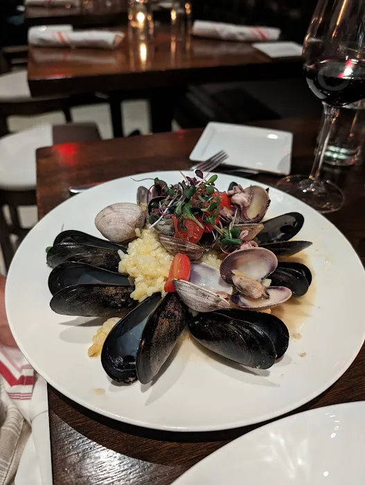 Bianco Rosso Wine Bar & Restaurant Picture 1