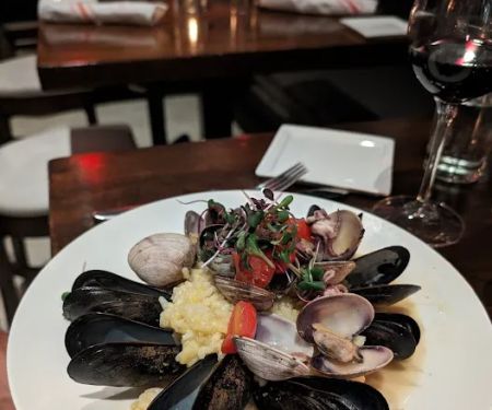 Bianco Rosso Wine Bar & Restaurant