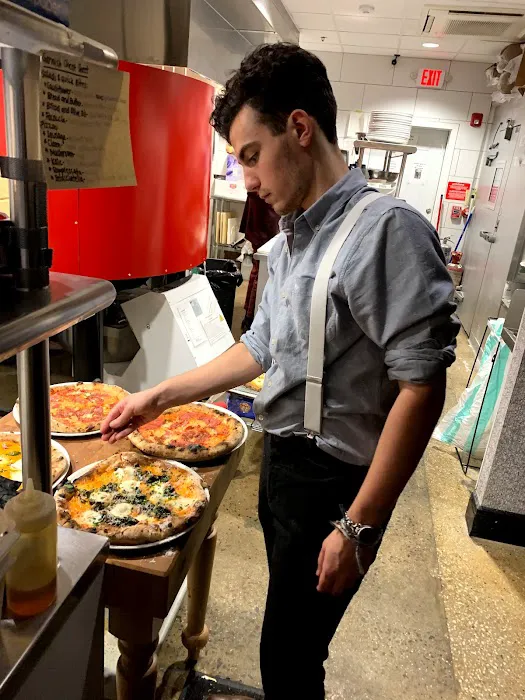 Parlor Pizza Wilton Picture 9