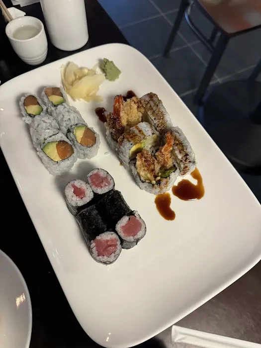 Reiki Sushi & Asian Bistro Picture 7