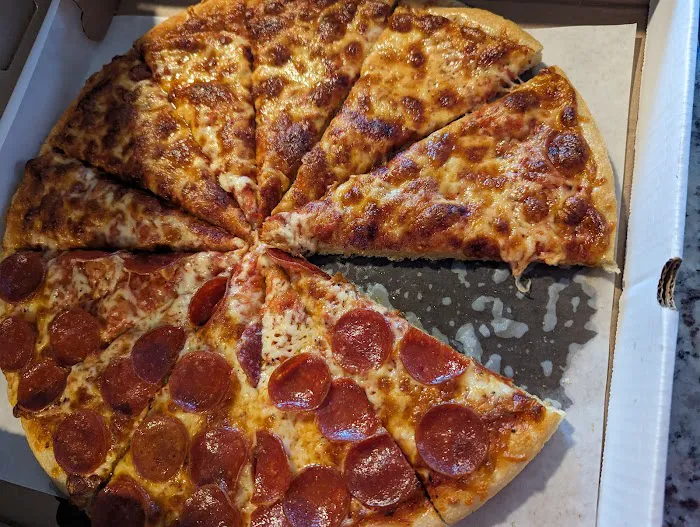 Crossroads Pizza House Picture 4