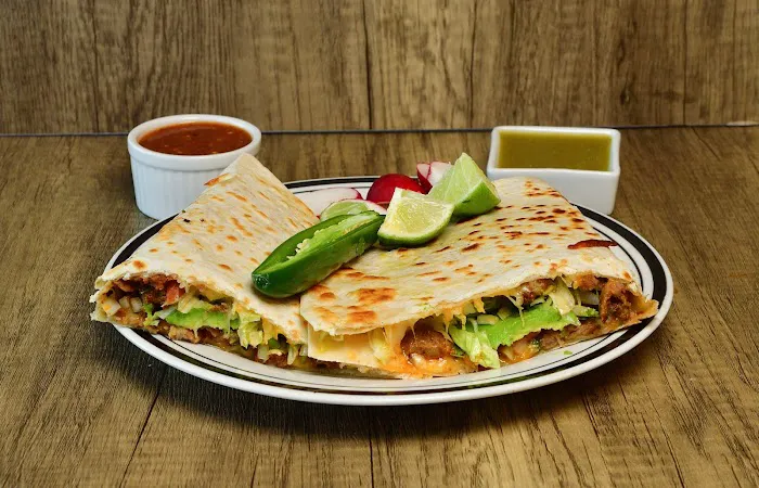 EL AZTECA FOOD TRUCK LLC Picture 5