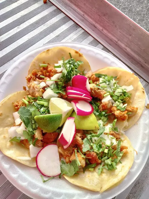 EL AZTECA FOOD TRUCK LLC Picture 4