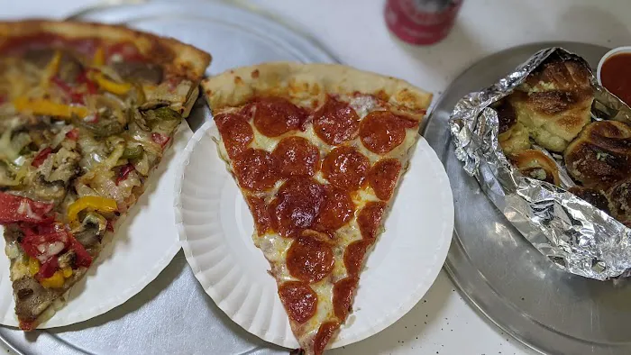 Mama Lucia's Pizzeria Picture 3