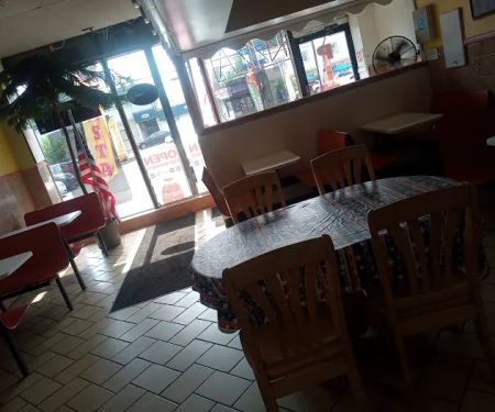 Mama Lucia's Pizzeria