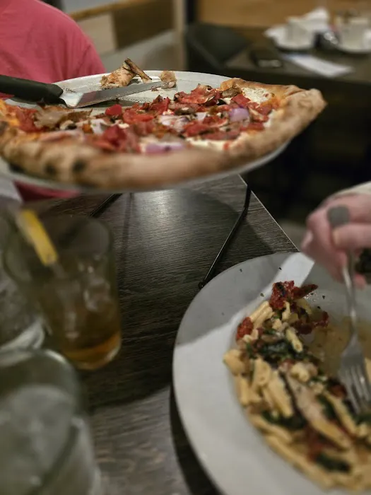 901 Wood Burning Kitchen & Bar Picture 5