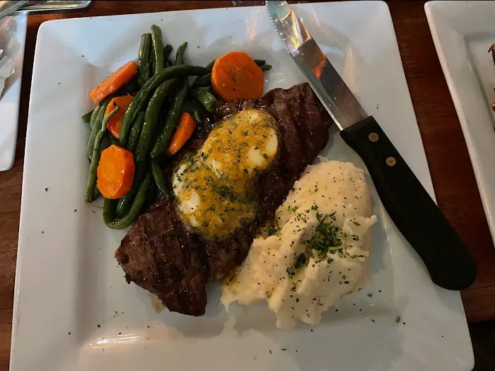 Eleven 11 Grille & Spirits Picture 5