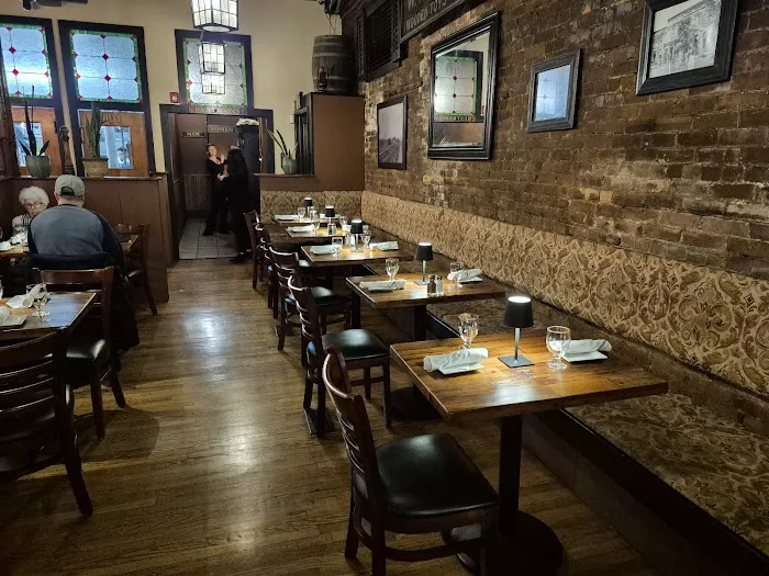 Eleven 11 Grille & Spirits Picture 7