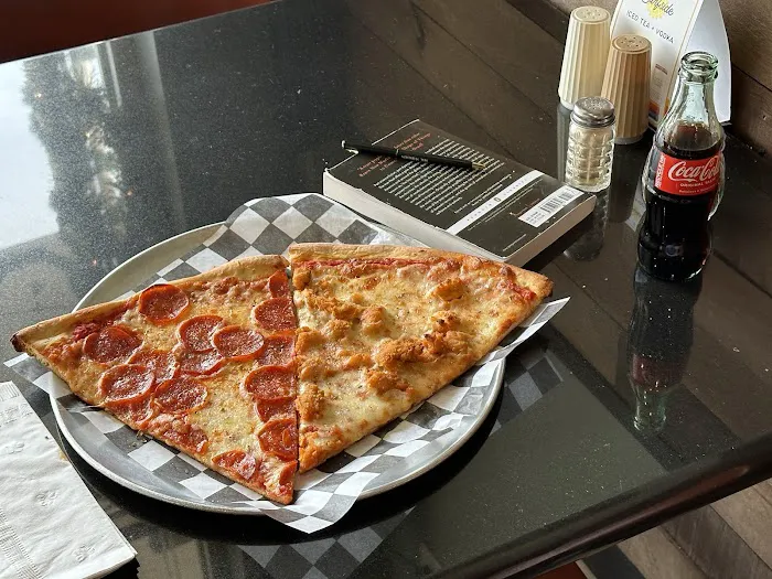 Leo's Italian Restaurant & Pizzeria Picture 7