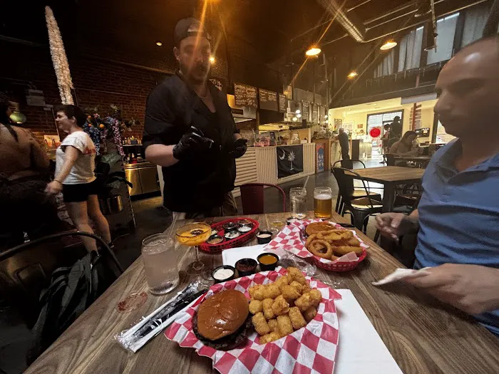 West Palmetto Burger Company Picture 3