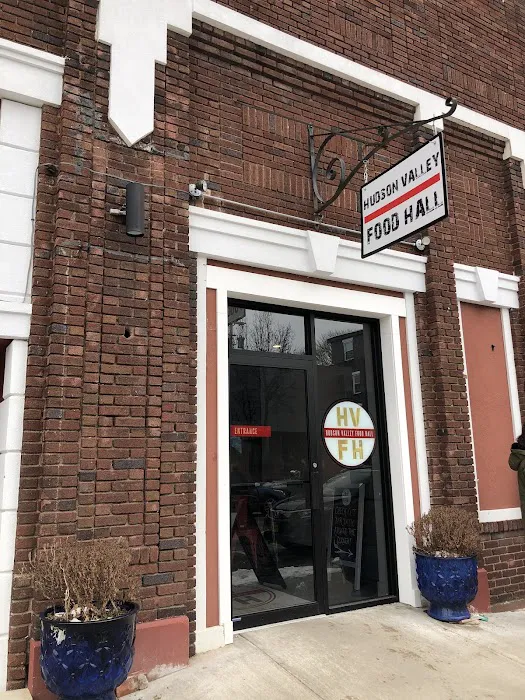 MAGGIE & EASE Picture 3