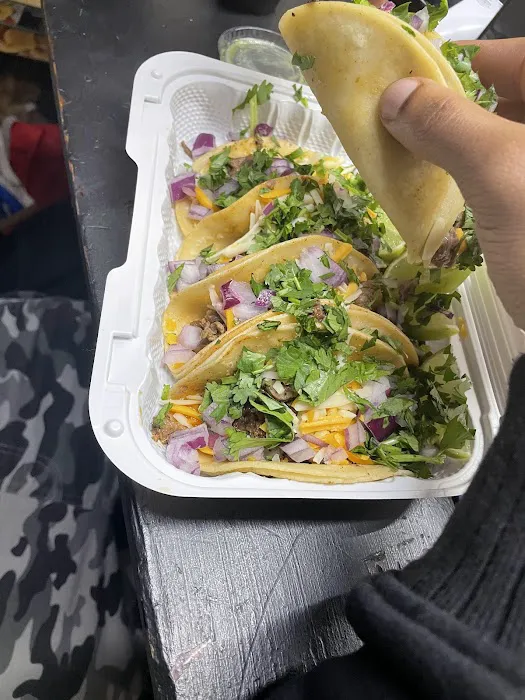 Crown Fried Chicken plus / NY Deli & Cafe Picture 1