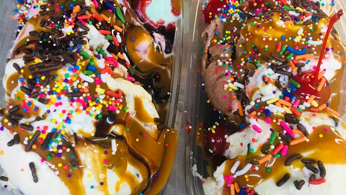 Crown Fried Chicken plus / NY Deli & Cafe Picture 5