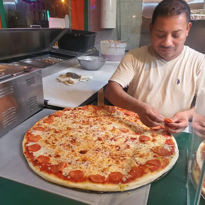 Mr Cris Pizzeria Picture 5