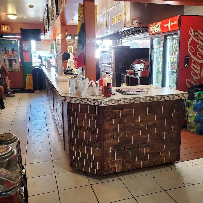 Mr Cris Pizzeria Picture 4