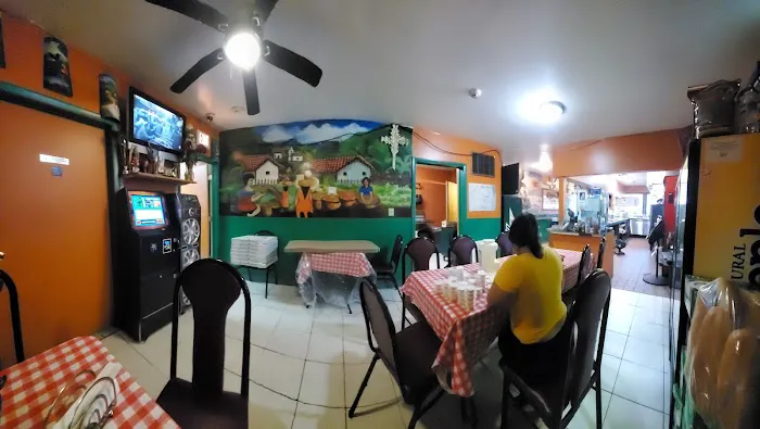 Mr Cris Pizzeria Picture 3