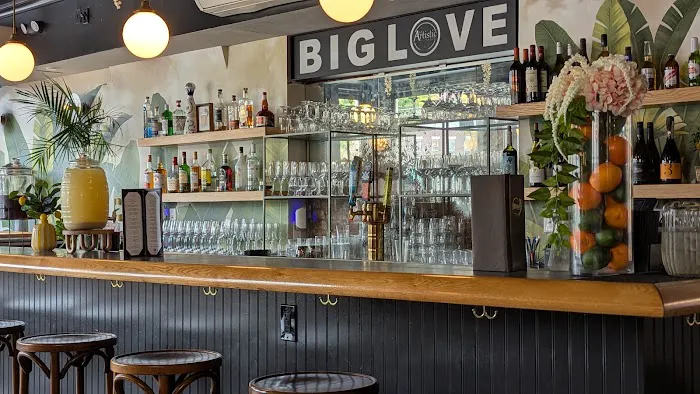 An Artistic Taste Picture 6