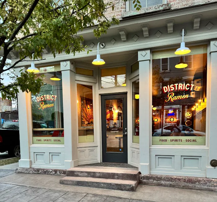 District Ramen Picture 2