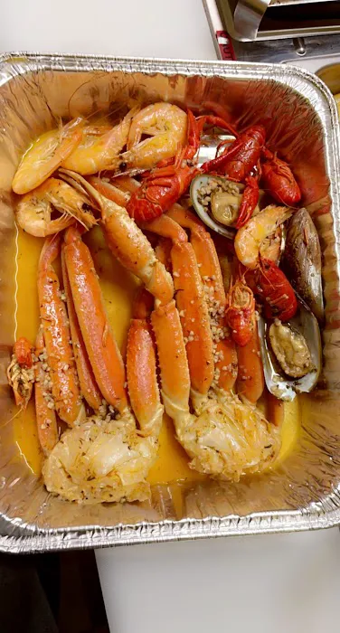 Tuttie's lavish catering Picture 3