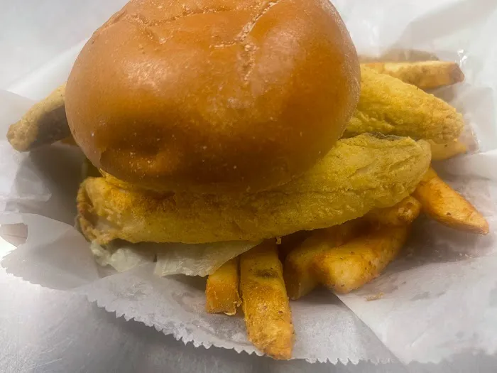 Fish & Chikzzz Picture 3