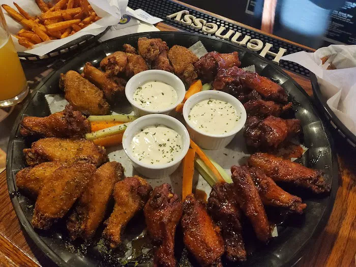 Whoo's Bar and Grill Picture 10