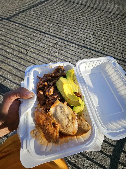 Tucasa Restaurant Picture 4