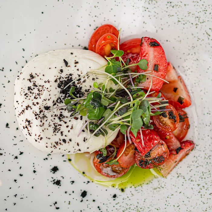 Q'tal Bar and Grill Picture 10