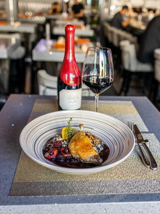 Q'tal Bar and Grill Picture 5