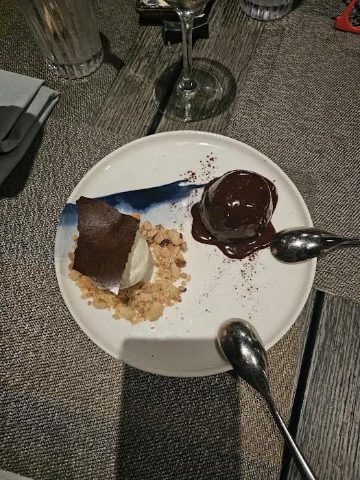 Q'tal Bar and Grill Picture 3