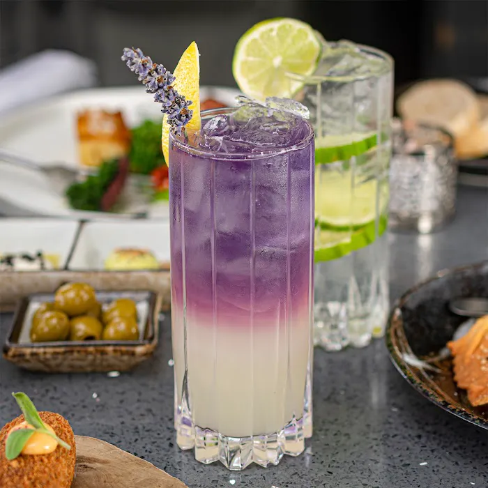 Q'tal Bar and Grill Picture 8