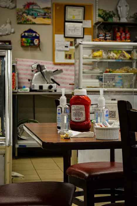 Lupita deli & kitchen Picture 3