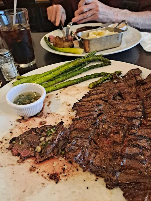 Eleazar Steakhouse Picture 2